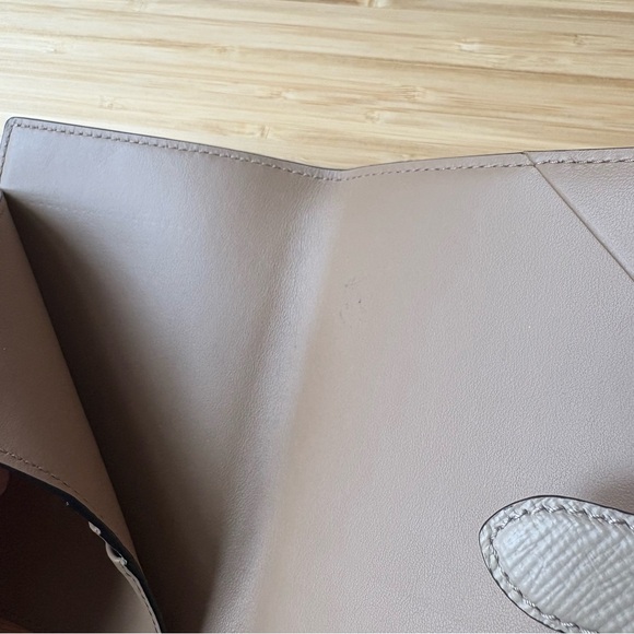 Smythson Panama Passport Cover Wallet Sandstone - Picture 5 of 5